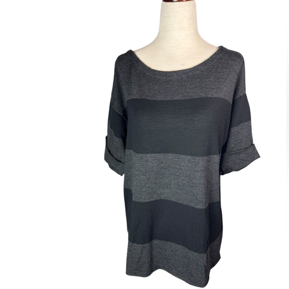 Eileen Fisher Sz M Black Gray Striped 100% Merino Wool Short Sleeve Sweater